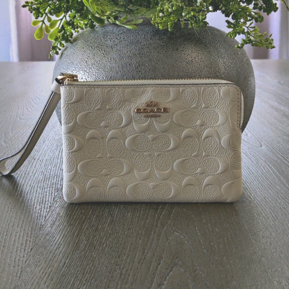 New!!! Women Coach Wristlets